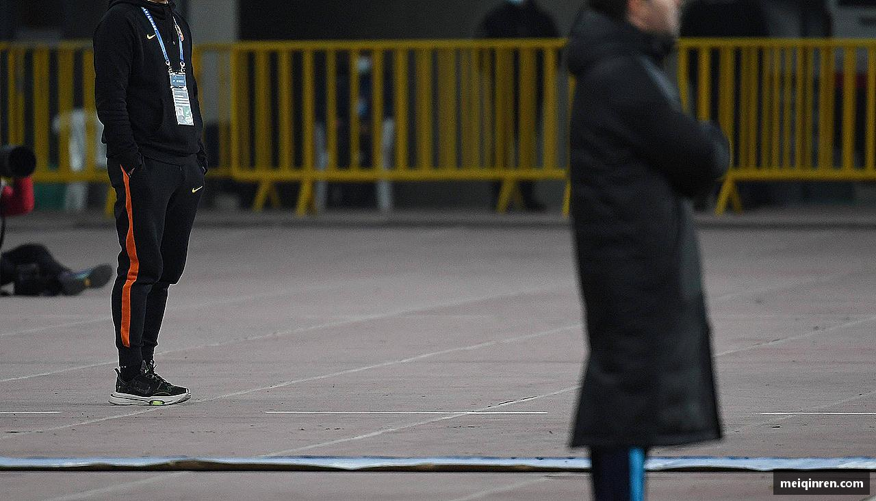 精诚团结，创造辉煌！